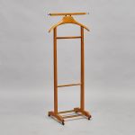 977 2439 VALET STAND